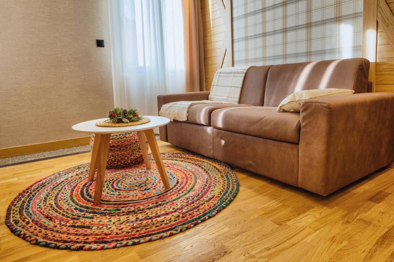 Wild Beauty Apartment-modern Mountain 2